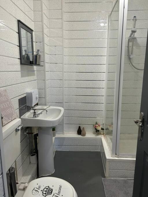 Cozy Downtown Studio Flat In Sheffield Apartment Exterior photo